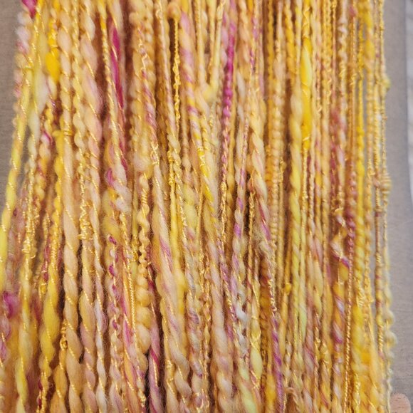 Hand spun Art Yarn - Picture 5 of 6